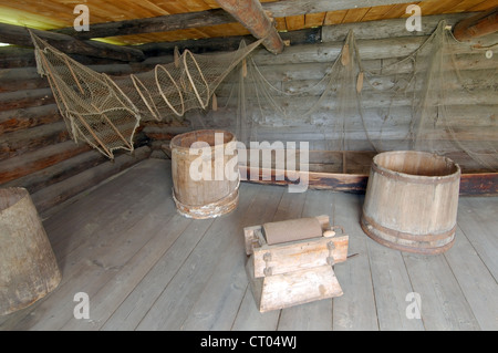 Vieux bateau de pêche en bois, 'l'Taltsa» (Talzy) - architecture d'Irkoutsk et musée ethnographique. Banque D'Images