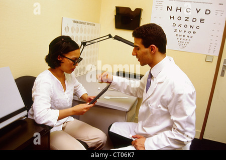 L'orthoptique, femme Banque D'Images