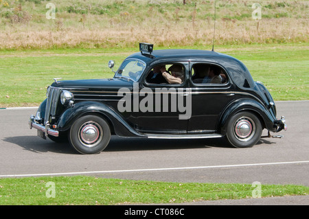 1948 Ford V8 pilote de voiture de police Banque D'Images