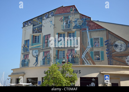Cannes Cinema murale, Place Bernard Cornut-Gentille, Cannes, Côte d'Azur, Alpes-Maritimes, Provence-Alpes-Côte d'Azur, France Banque D'Images