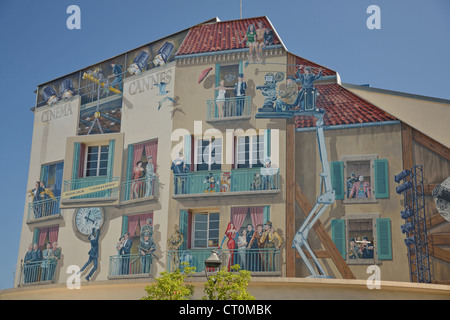 Cannes Cinema murale, Place Bernard Cornut-Gentille, Cannes, Côte d'Azur, Alpes-Maritimes, Provence-Alpes-Côte d'Azur, France Banque D'Images