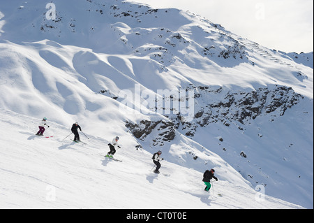 Ensemble de la pente de ski skieurs Banque D'Images