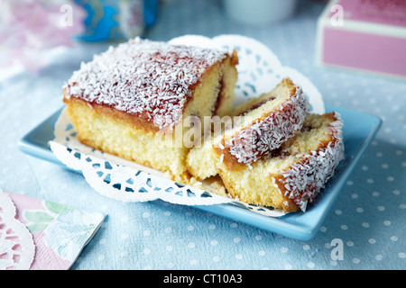 Assiette de tranches de gâteau de fruit Banque D'Images