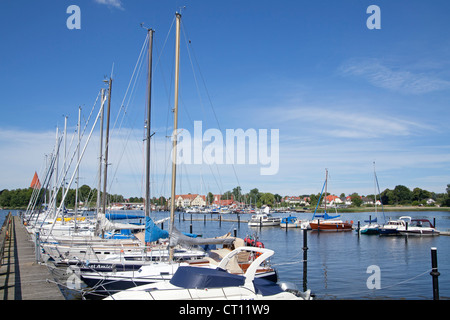 Marina près de Kirchdorf, l'île de Poel, près de Wismar, Schleswig-Holstein, Allemagne Banque D'Images