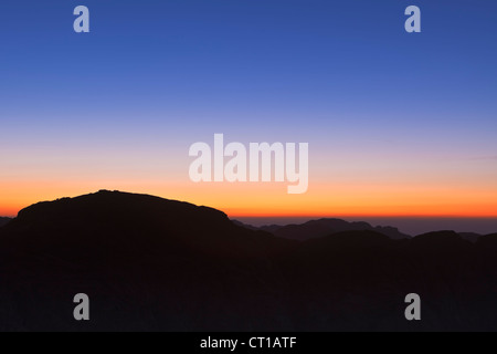 Vue du coucher de soleil depuis le sommet du Mont Sinaï, Égypte Banque D'Images