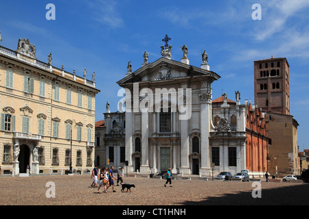 Cathédrale de Saint Pierre Apôtre. Piazza Sordello, Mantoue, Italie Banque D'Images