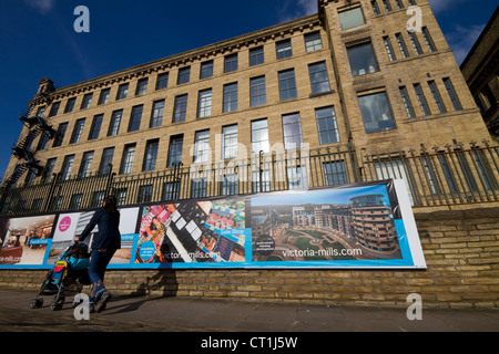 Victoria Mills Shipley, West Yorkshire. Une ancienne usine de textile qui a été converti en 300 appartements de luxe. Banque D'Images