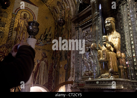 Image de la vierge noire, la moreneta, dans le monastère de Montserrat, en Catalogne Banque D'Images