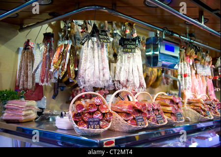 Marché de la Boquería barcelona décrochage jambon ibérique Banque D'Images