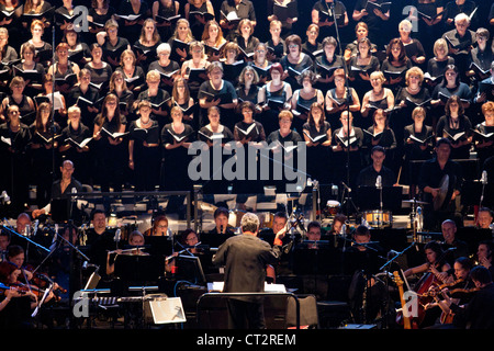 L'Orchestre symphonique de Budafoki Dohnanyi effectuer sur concert à Margitsziget Budapest Juin 8, 2012 à Budapest, Hongrie. Conductor : Banque D'Images