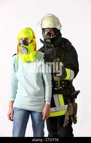 Smoke Escape Hood. Appareil pour sauver les gens de la fumée remplie de maisons, chambres. Banque D'Images