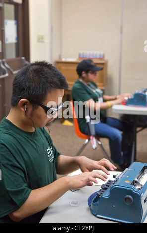Les étudiants aveugles, participer au Défi National Braille Banque D'Images