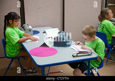 Les étudiants aveugles, participer au Défi National Braille Banque D'Images
