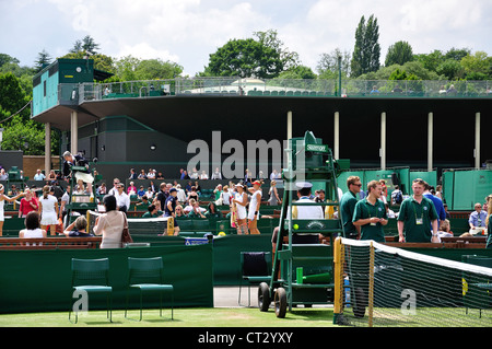 En dehors d'un tribunal sur les championnats 2012, Wimbledon, Merton Borough, Greater London, Angleterre, Royaume-Uni Banque D'Images