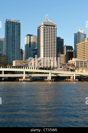 Horizon de la CDB de Brisbane, capitale du Queensland, Brisbane avec rivière, vu à partir de la rive sud Banque D'Images