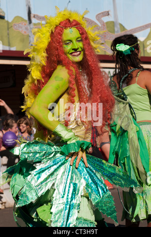 Participant à la parade lors de l'Herbe Mardi Nimbin Nimbin Mardi de l'herbe, un festival qui protestent contre l'interdiction de la marijuana. Banque D'Images