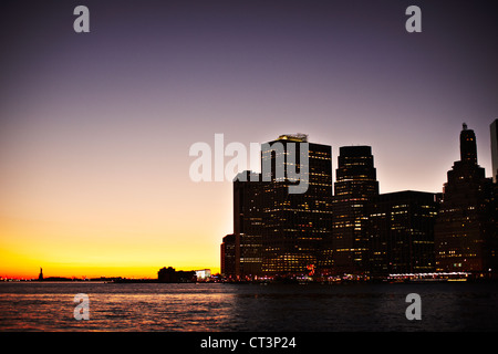 New York buildings lit up at night Banque D'Images