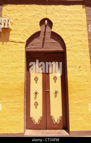 Entrée d'une maison nubienne sur l'île Eléphantine à Assouan Egypte Banque D'Images