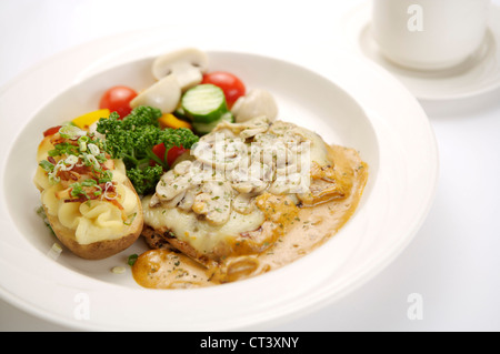 Champignons de Paris avec des pommes de terre Banque D'Images