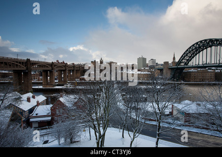 Haut niveau et des ponts et de la ville de Newcastle Upon Tyne de Gateshead Banque D'Images