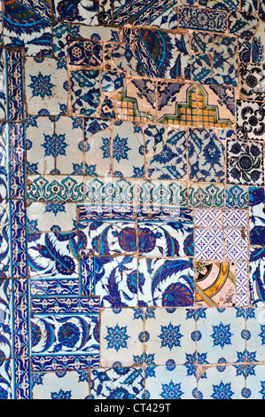 La Turquie, Istanbul, minaret de la Mosquée Bleue, de vieux carreaux décoratifs Banque D'Images
