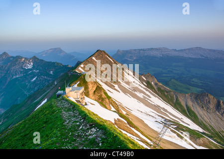 Vue panoramique sur la montagne de sunrise de Brienzer Rothorn, Berner Oberland, Suisse Banque D'Images