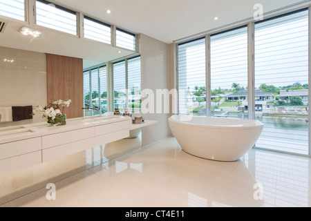 Salle de bains moderne de luxe en chambre australienne Banque D'Images