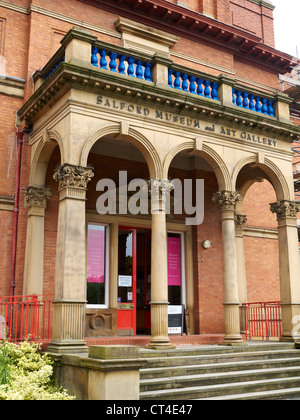 Entrée au musée et galerie d'Art de Salford Salford Manchester UK Banque D'Images