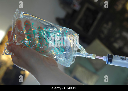 Infirmière de soins DISTRIBUTION Banque D'Images