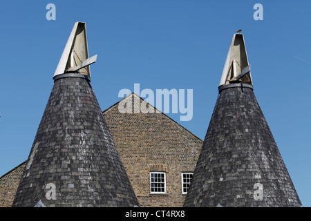 Maisons oast traditionnels convertis en trois moulins Studio Cinéma à Bow, Londres, UK Banque D'Images