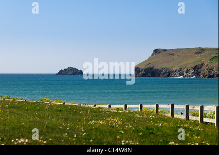 Polzeath Bay sous le soleil d'été à Cornwall Banque D'Images