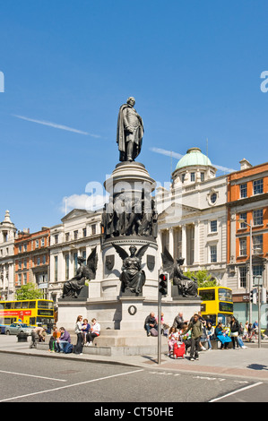 L'O'Connell monument à O'Connell street, dans le centre de Dublin. Banque D'Images