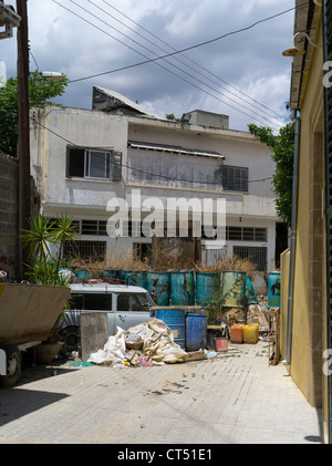 dh Vieille ville NICOSIE CHYPRE ligne verte lefkosia frontière lefkosa zone morte de division nord et sud tampon des nations unies 1970 bâtiments de guerre Banque D'Images