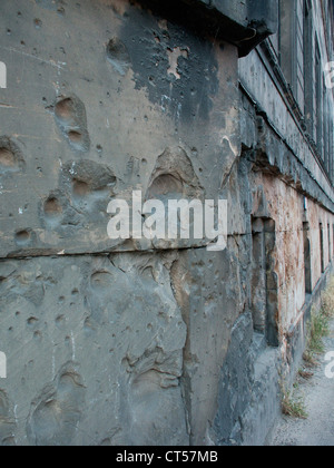 Mur de Berlin avec des trous de balle à partir de la 2ème guerre mondiale Banque D'Images