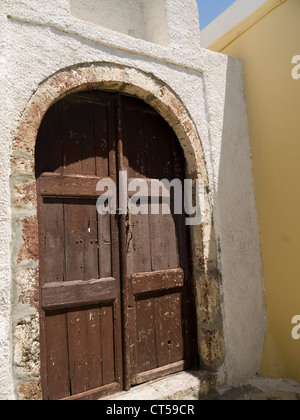 Porte dans la capitale Fira Town sur l'île de Santorin dans les Cyclades île en Grèce Banque D'Images