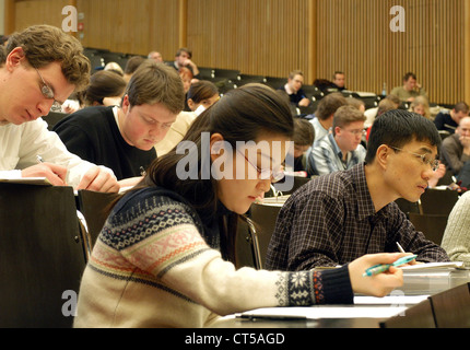 Conférence à l'université Albert-Ludwig, Max Audi-Université de Fribourg Banque D'Images