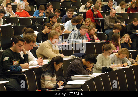 Conférence à l'université Albert-Ludwig, Max Audi-Université de Fribourg Banque D'Images