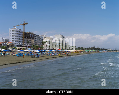 dh Larnaca Beach LARNACA CHYPRE Larnaka front de mer plage Finikoudès Promenade et hôtels plages île du sud Banque D'Images