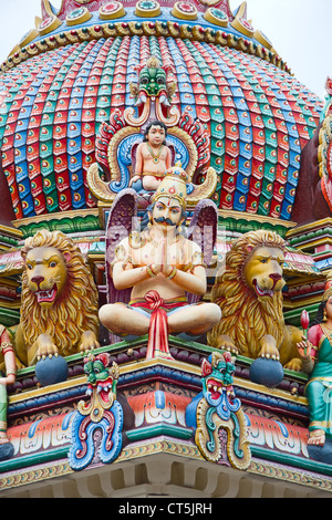 Fragment de décorations de la Sri Mariamman temple hindou de Singapour Banque D'Images