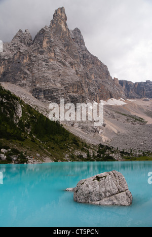 Lago del Sorapis, Cortina, Dolomites, Italie Banque D'Images