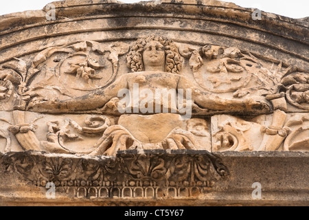 Allégement de la méduse, Temple d'Hadrien, Curetes Street, Ephèse, Turquie Banque D'Images