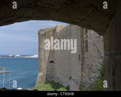 Dh Girne KYRENIA, CHYPRE DU NORD Le château de murs du château vénitien Banque D'Images