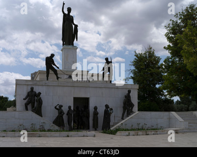 Dh du sud de la vieille ville Nicosia Chypre Eleftheria monument de la liberté liberté Lefkosia Podocataro Banque D'Images