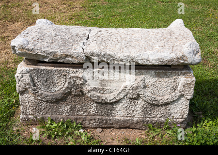 Sarcophage en pierre sculpté la pièce, Ephèse, Turquie Banque D'Images