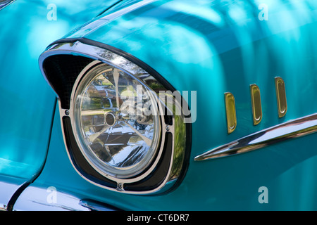 Dans le cadre d'une 1957 Chevrolet Bel Air. Historique Ce véhicule a été parfaitement restauré. Banque D'Images