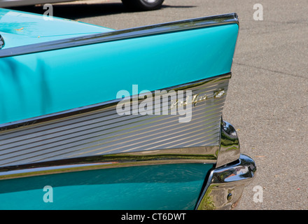 Dans le cadre d'une 1957 Chevrolet Bel Air. Historique Ce véhicule a été parfaitement restauré. Banque D'Images