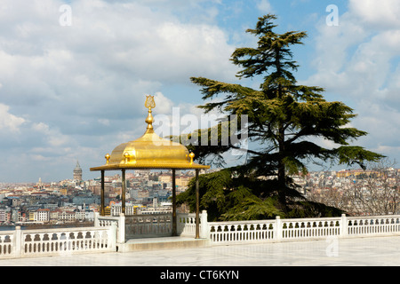 La Turquie, Istanbul, Topkapi Saray, Vierter Hof, Iftar-Laube mit goldenem Dach. Banque D'Images