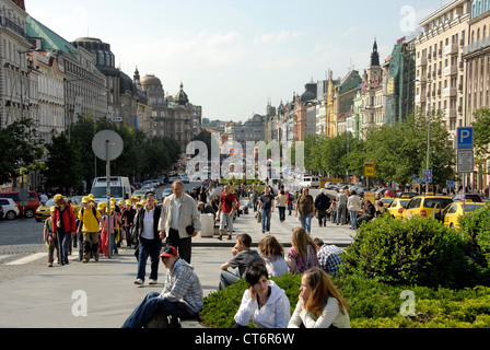 La place Venceslas, aussi connu en tchèque comme Vaclavske Namesti, à Prague, République Tchèque Banque D'Images