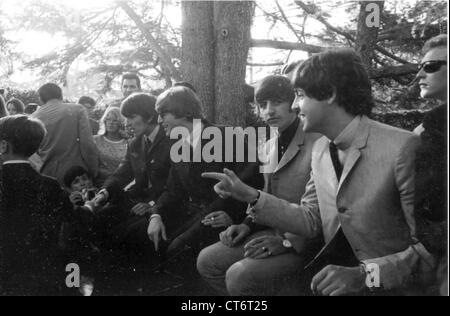003423 - La réunion Beatles fans à Beverly Hills, Hollywood, Californie le 24 août 1964 Banque D'Images