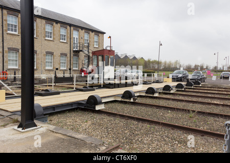 Le traverser au 'STEAM' Le Museum of the Great Western Railway à Swindon, Wiltshire, basé dans l'ancienne travaux ferroviaires. Banque D'Images